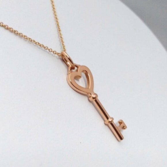 Tiffany & Co Open Heart Key Pendant 18K Rose Gold 4 Necklace w/Pouch - Picture 2 of 3